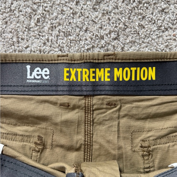 Lee Extreme Motion Cargo Shorts Men’s 40 Nomad NWT Stretch Flex Waist - Picture 4 of 14